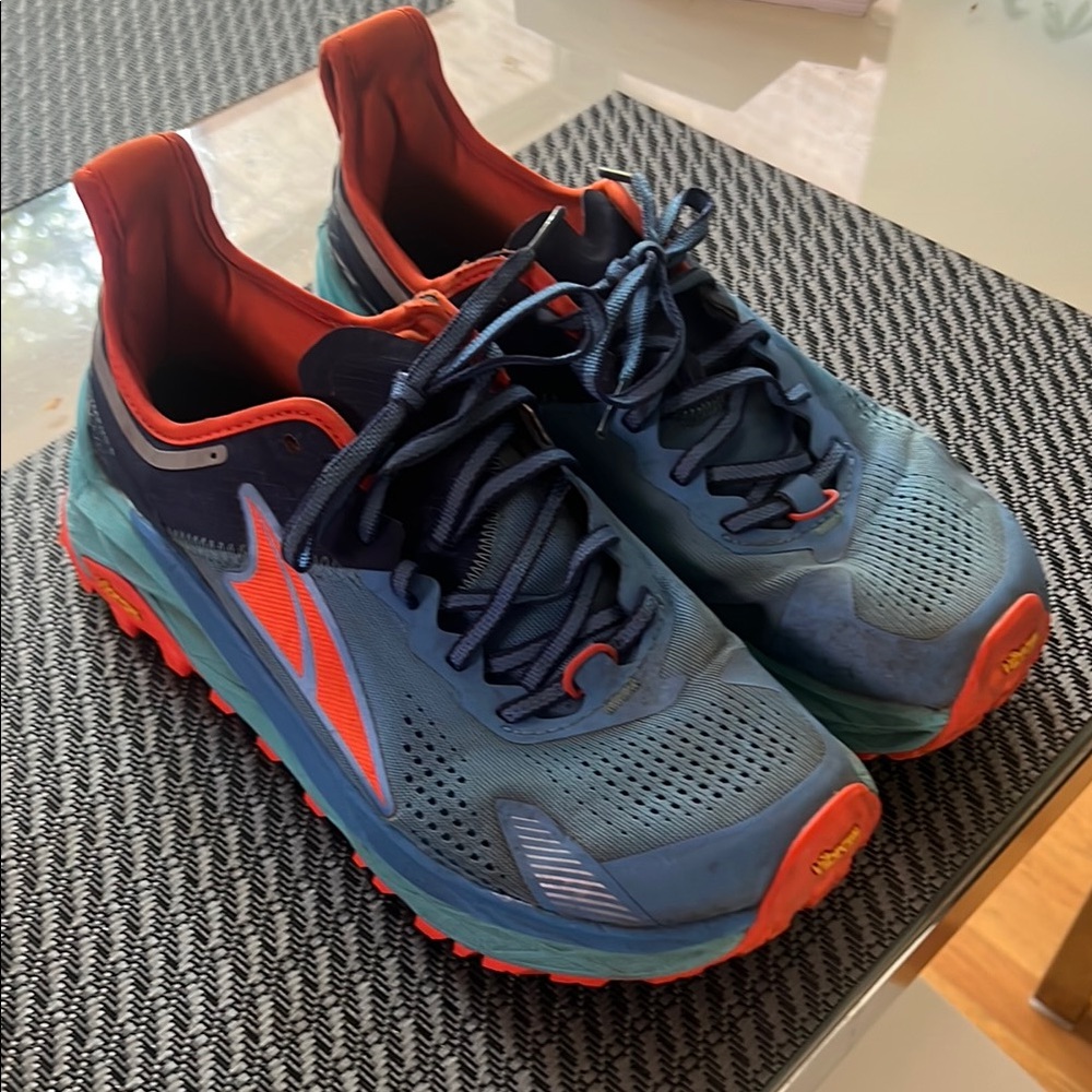 Men’s Altra Olympus 5 Trail Running Shoe - Picture 2 of 11